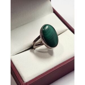 Sterling Silver Ring with Green Malachite Oval Stone - Women’s Jewelry Size 7